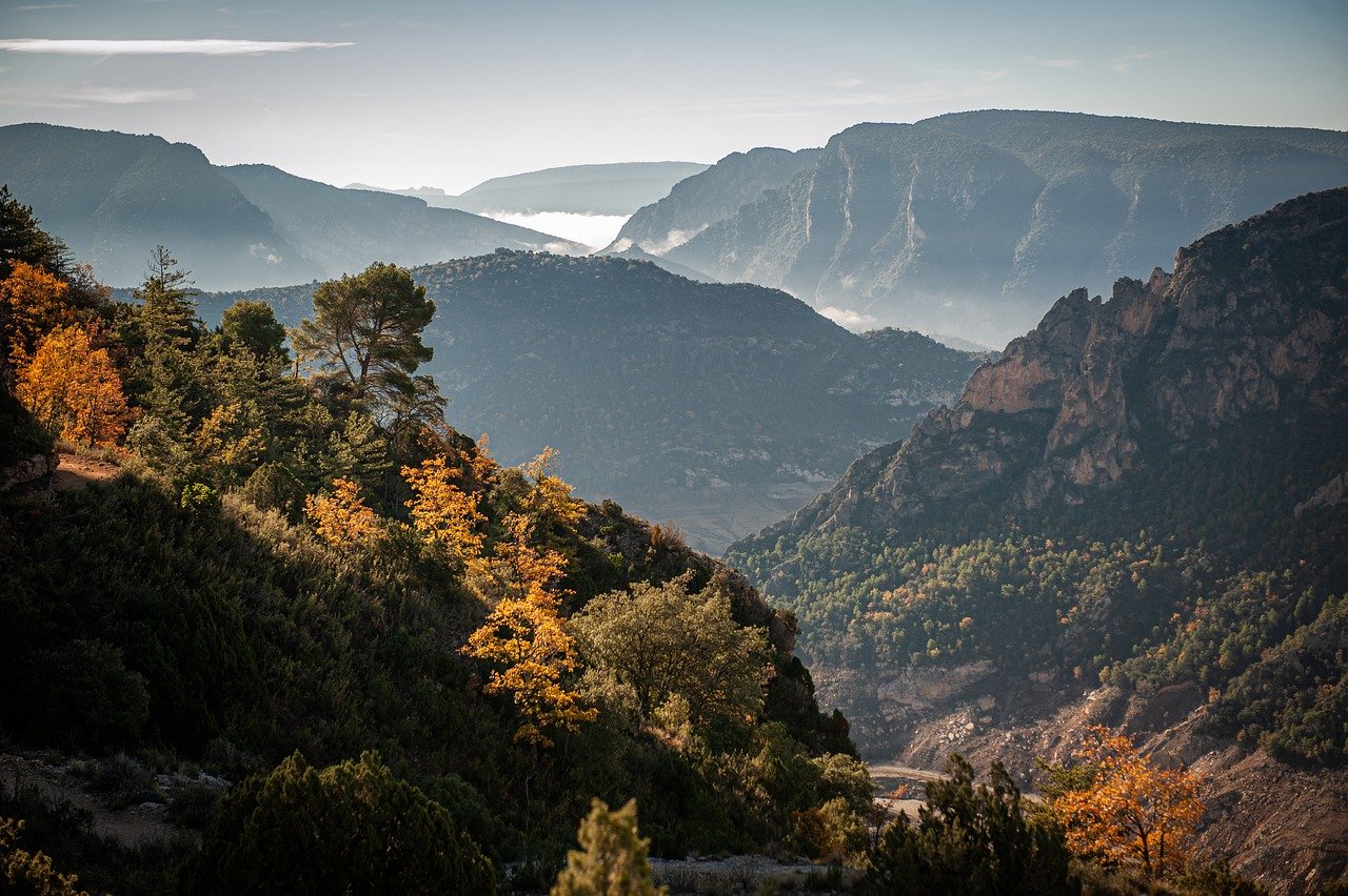 How to Take Beautiful Photos of Scenic Mountain Views